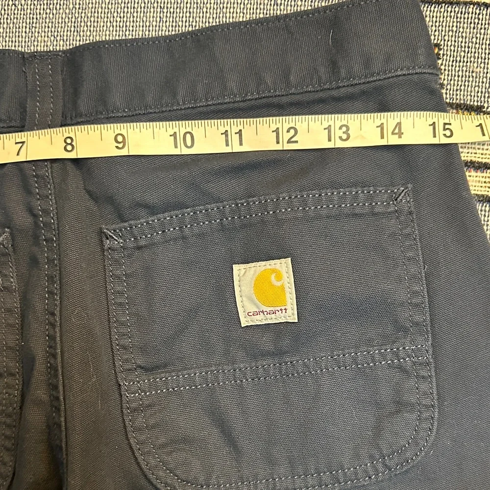 30x30 CARHARTT RELAX FIT WOMEN in amazing conditions . Beautiful pants 👌 - Picture 7 of 9